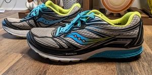 Sz 11 Saucony Everun